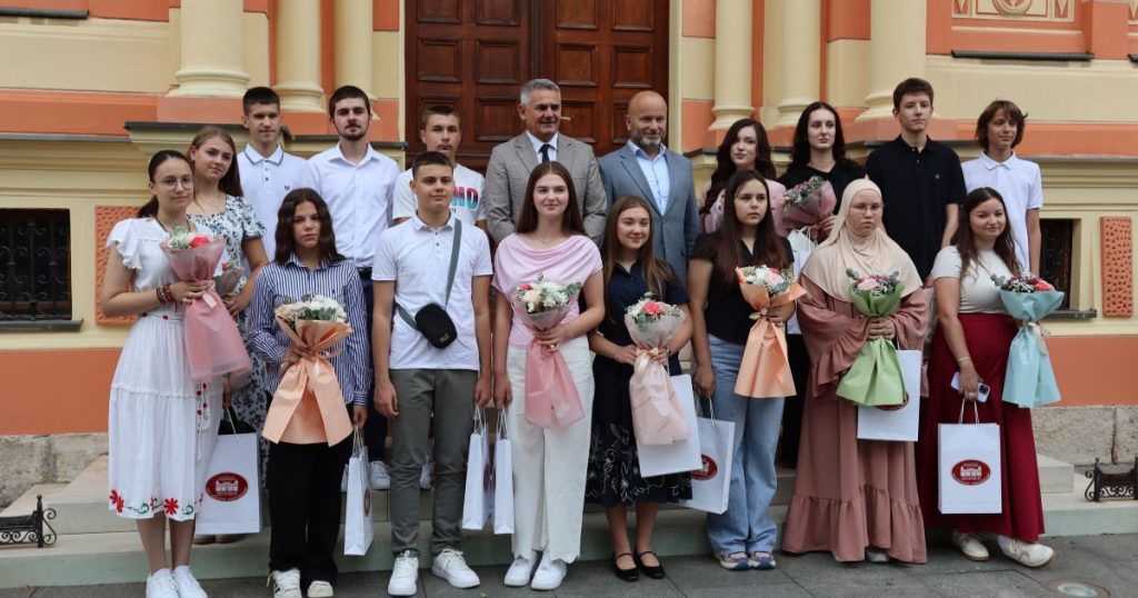 Prijem za učenike generacije: Brčko ponosno na svoje mlade Učenici generacije